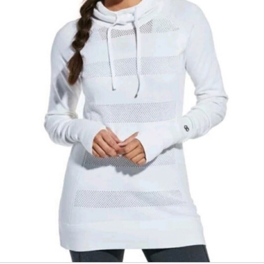 Calia by Carrie Underwood Pullover